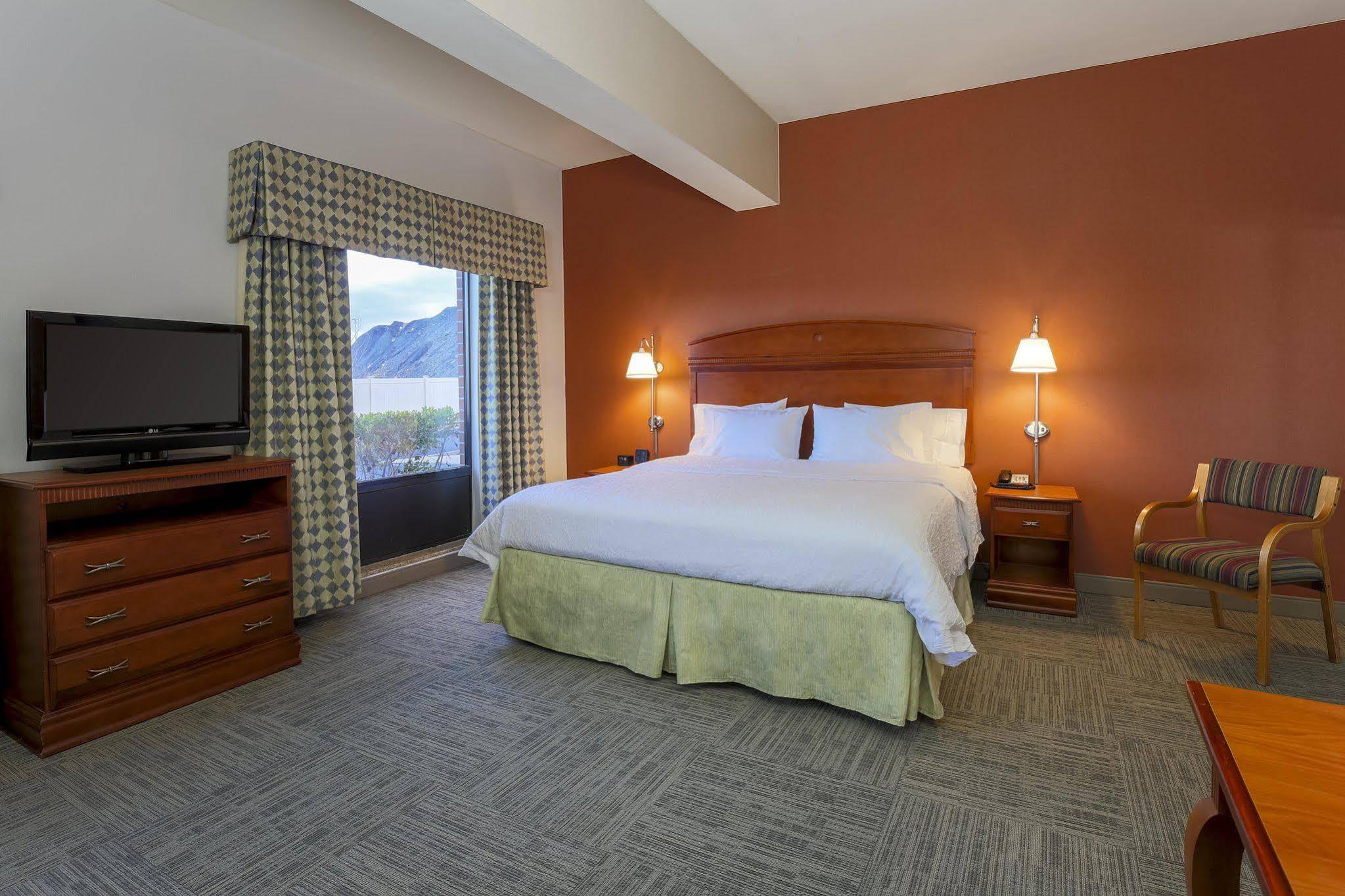 Hampton Inn & Suites Providence / Smithfield Exteriör bild