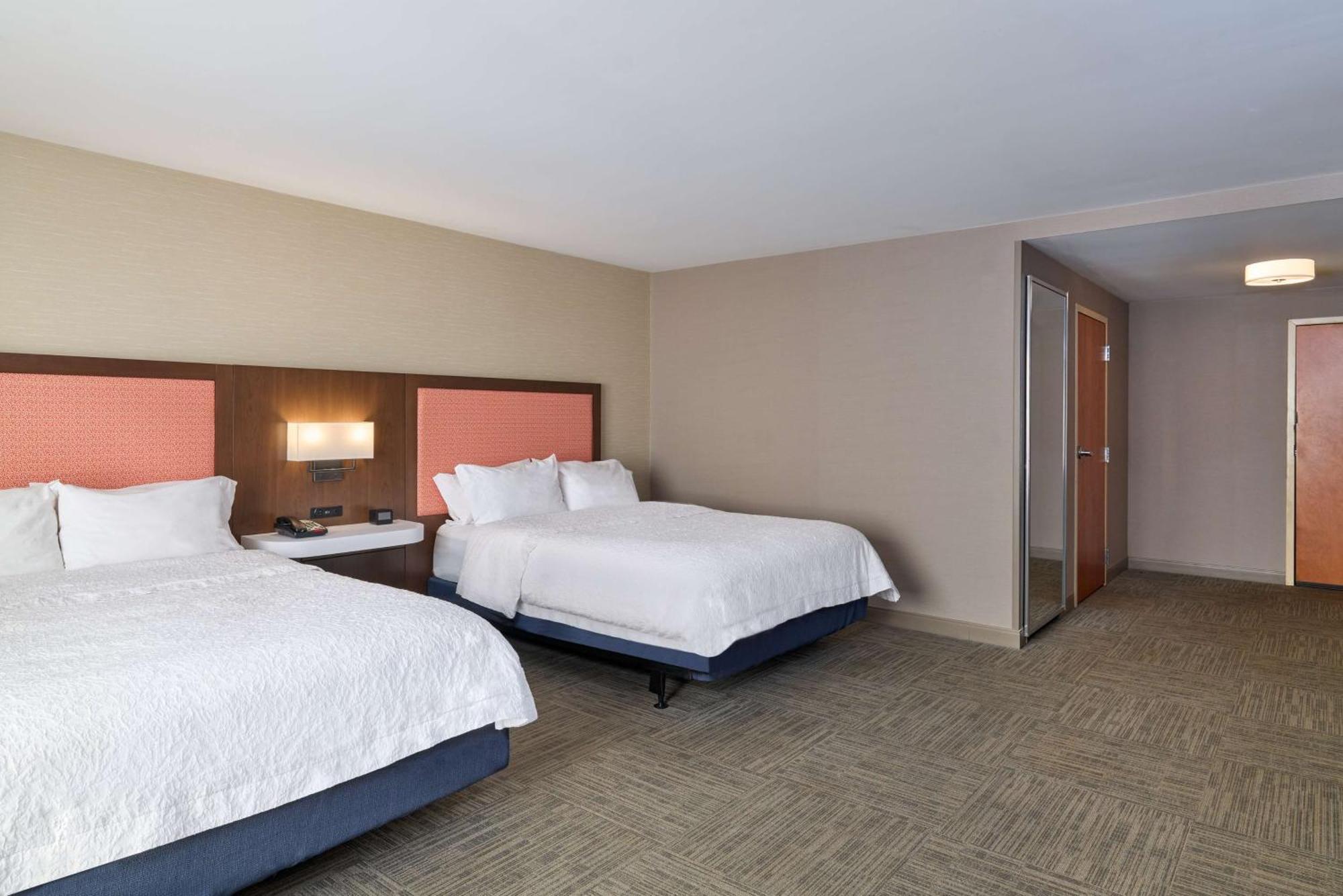 Hampton Inn & Suites Providence / Smithfield Exteriör bild