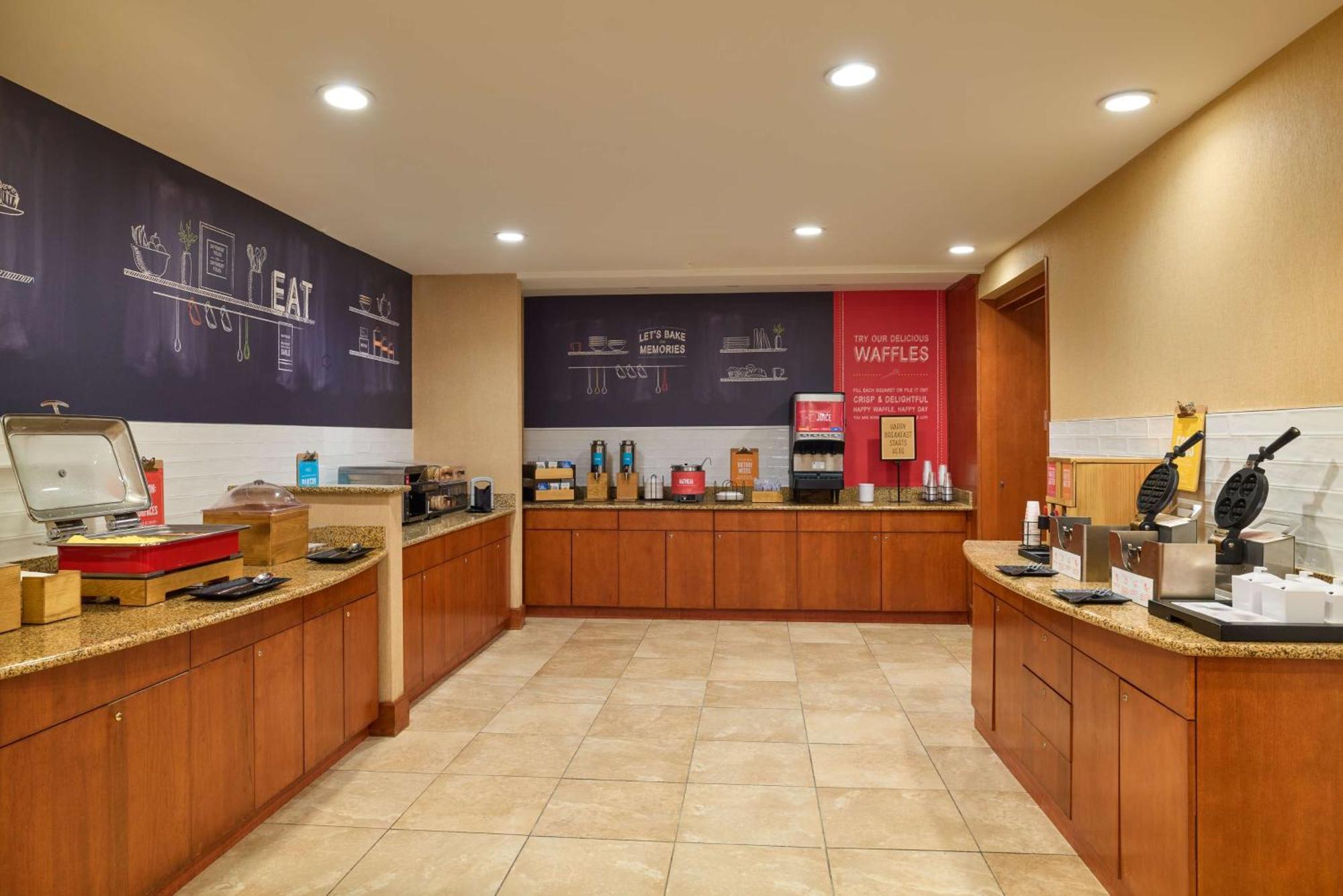 Hampton Inn & Suites Providence / Smithfield Exteriör bild