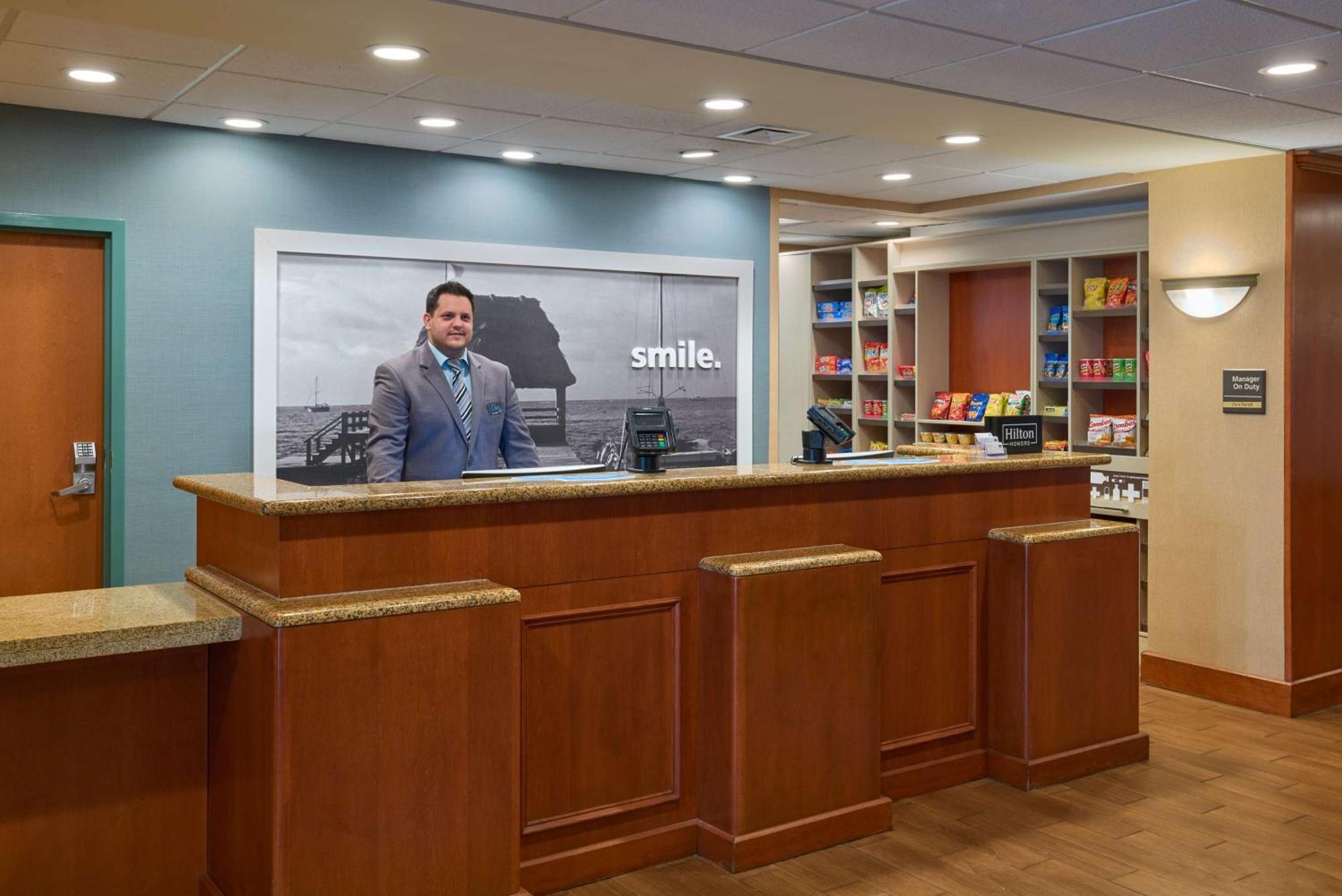 Hampton Inn & Suites Providence / Smithfield Exteriör bild