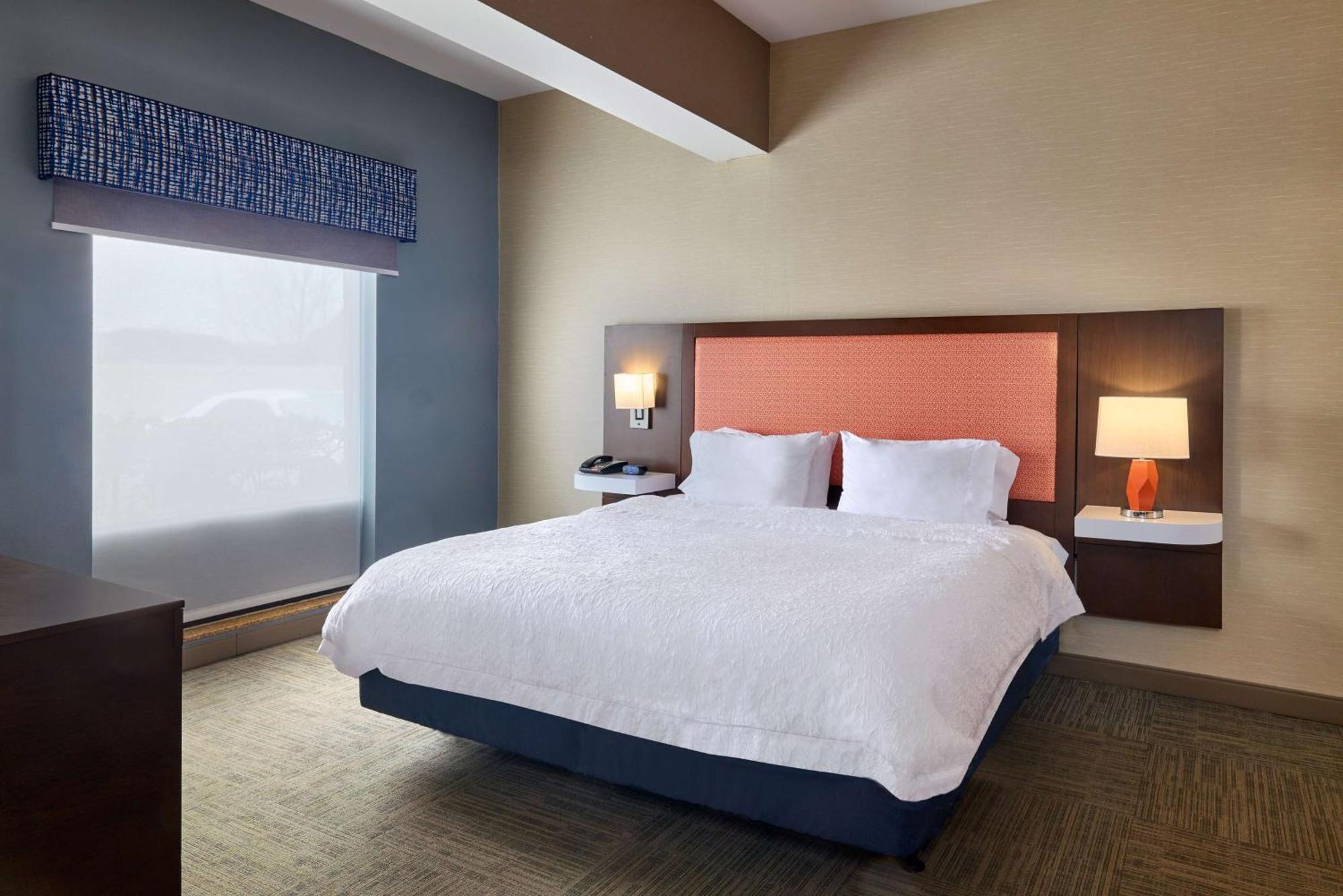 Hampton Inn & Suites Providence / Smithfield Exteriör bild