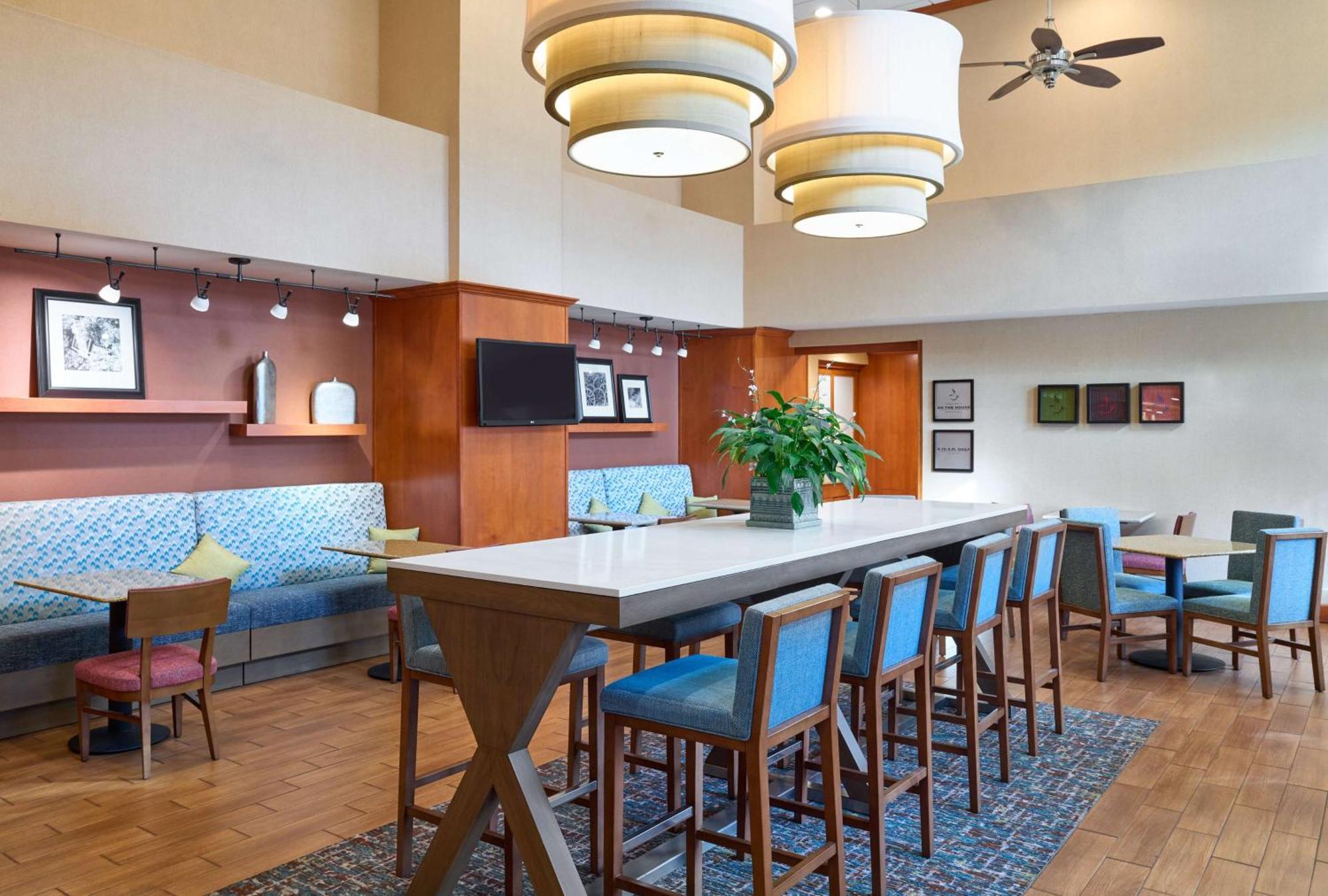 Hampton Inn & Suites Providence / Smithfield Exteriör bild